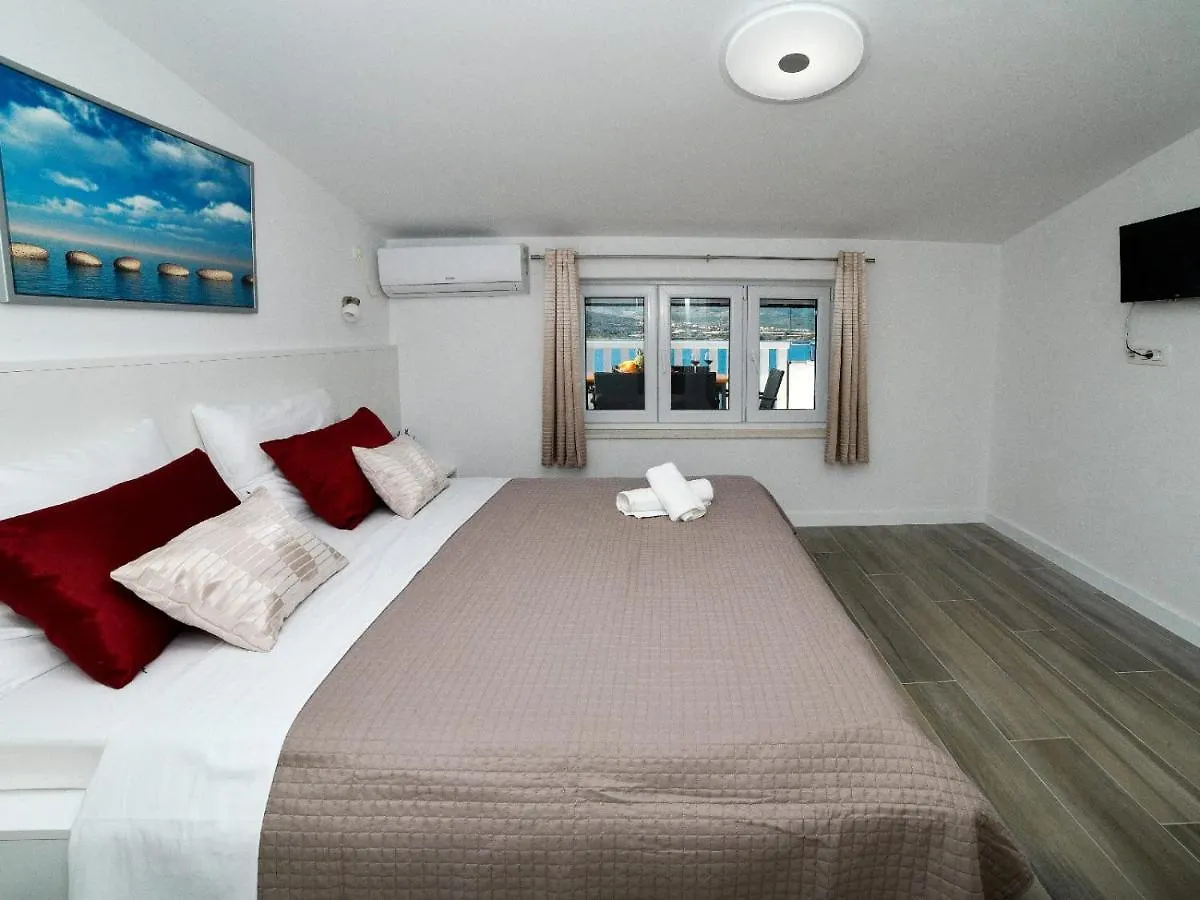 Apartmani Antonia Trogir 0*,  Croatia
